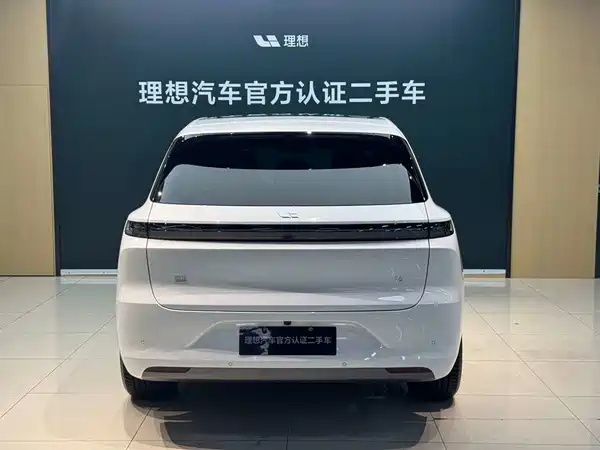 Li Auto L6 2025