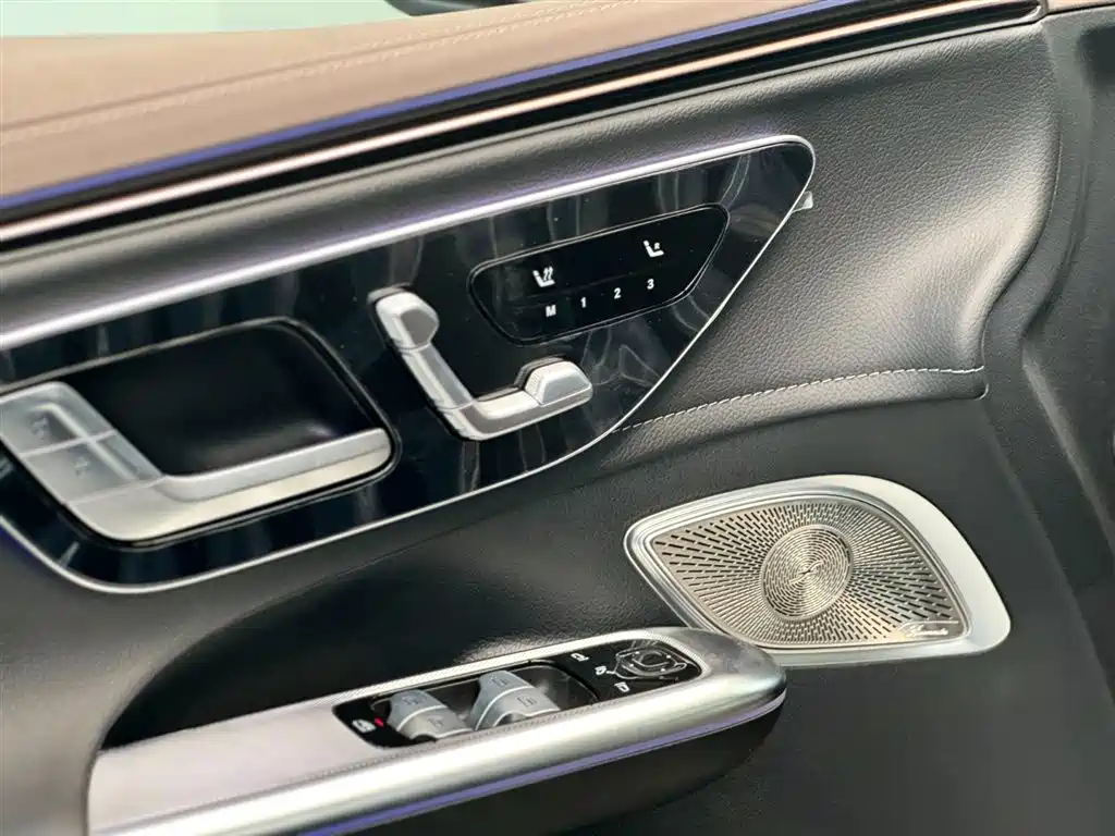 Mercedes-Benz EQE SUV 2025 — фото 8