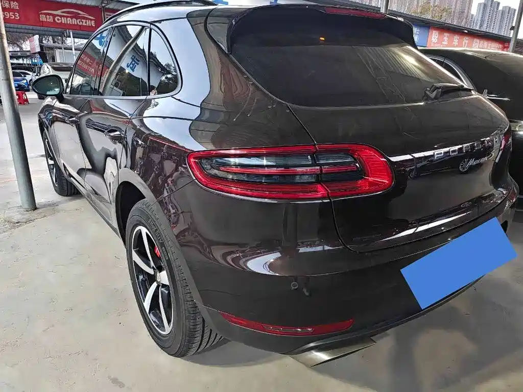 Porsche Macan 2018 — фото 13