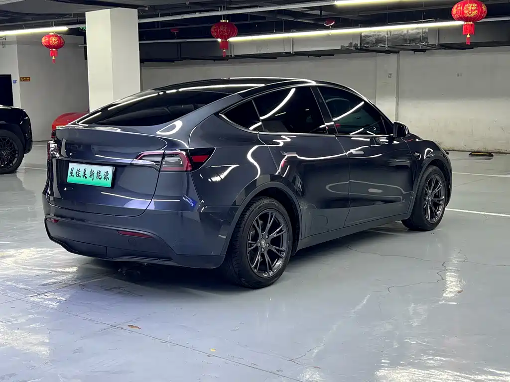 Tesla Model Y 2024 — фото 13