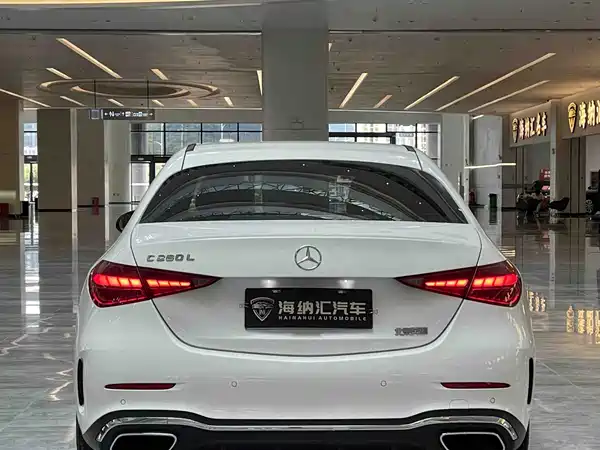 Mercedes-Benz C-Class 2024