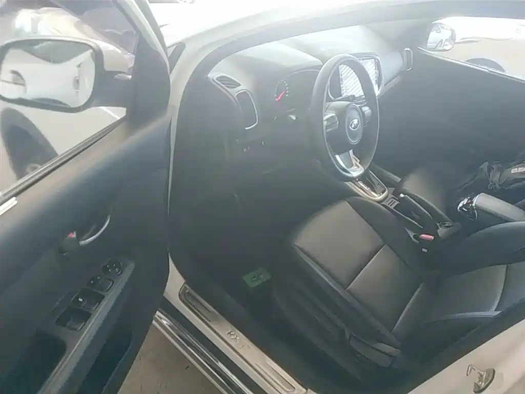 Kia KX3 2017 — фото 16