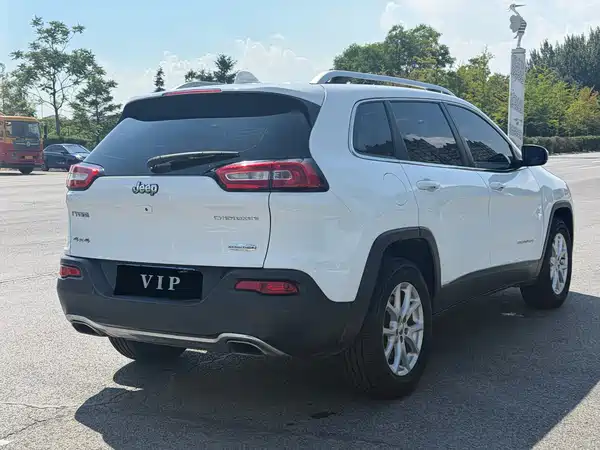 Jeep Cherokee 2016