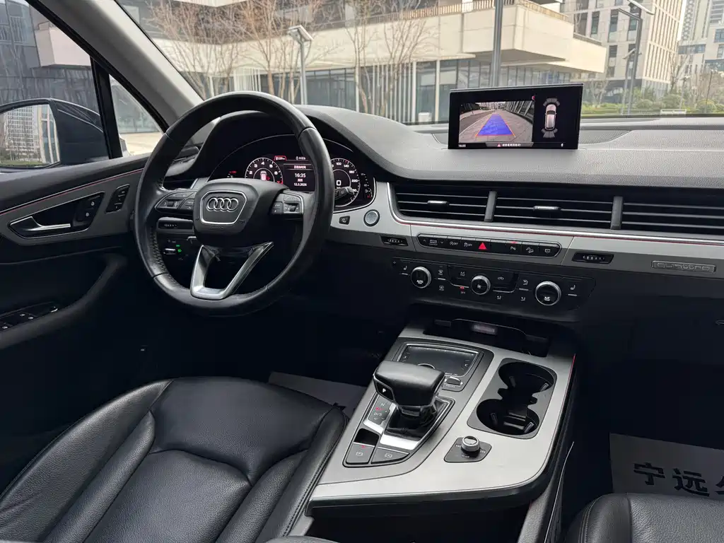 Audi Q7 2018 — фото 19