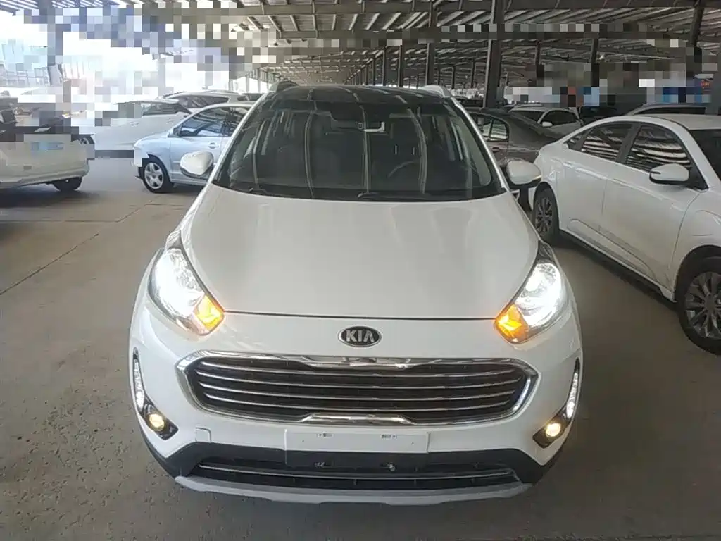 Kia KX3 2017 — фото 3