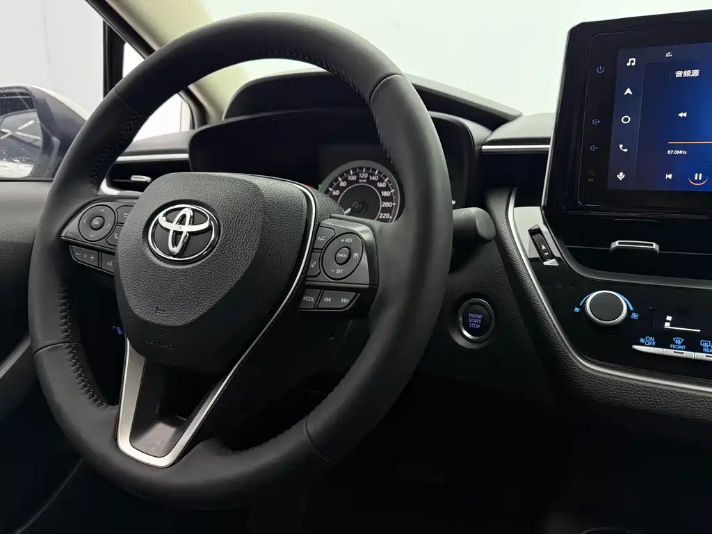 Toyota Corolla 2022 — фото 13