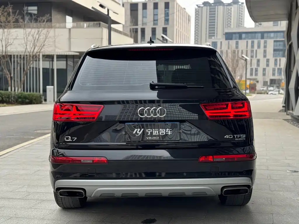 Audi Q7 2018 — фото 23