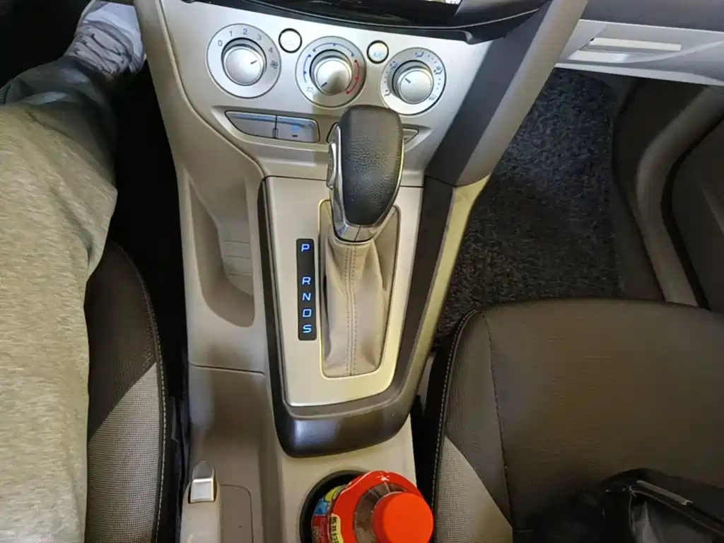 Ford Focus 2015 — фото 14