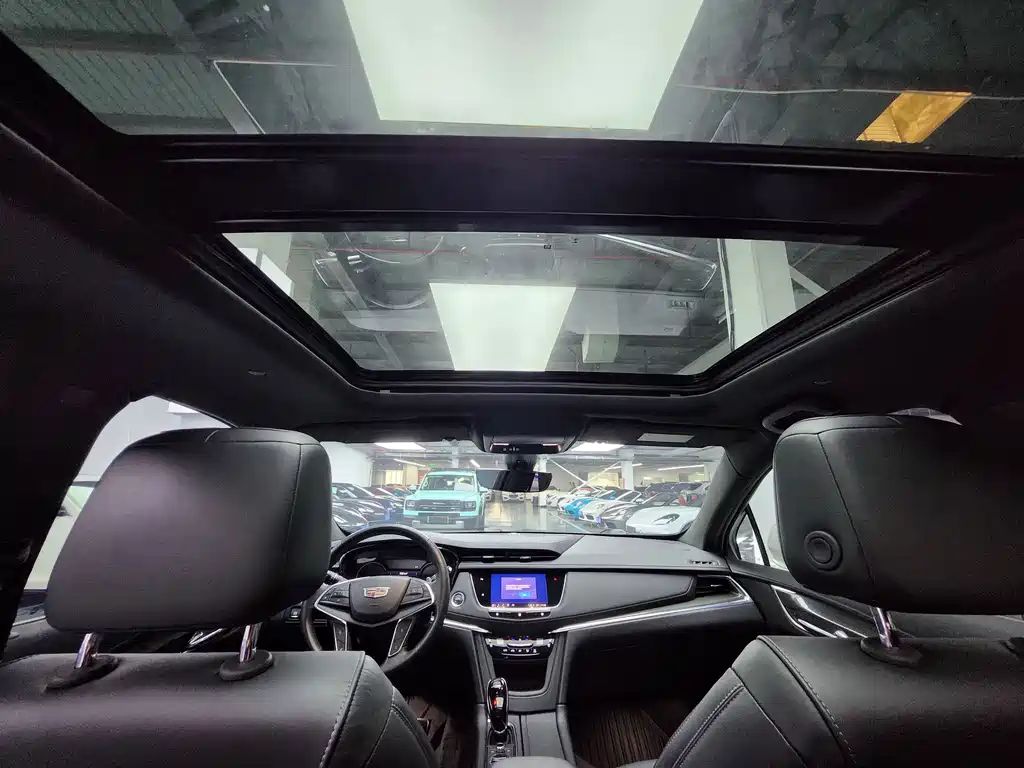 Cadillac XT5 2023 — фото 9
