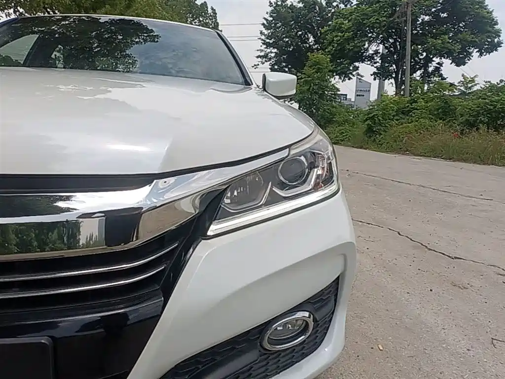 Honda Accord 2017 — фото 24