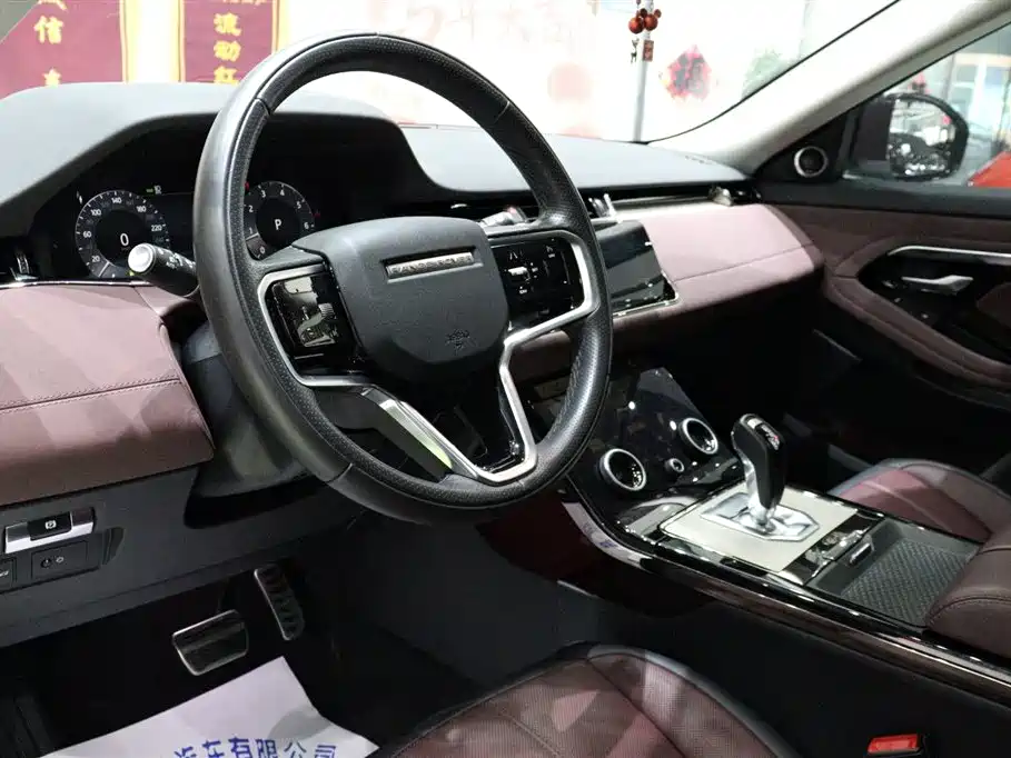 Land Rover Evoque 2023 — фото 7