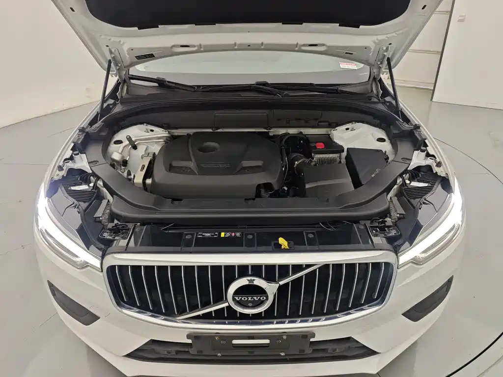 Volvo XC60 2018 — фото 32