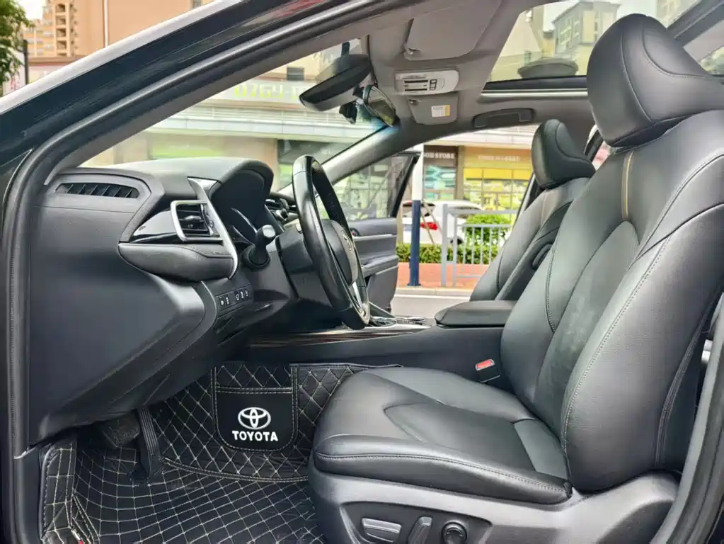 Toyota Camry 2019 — фото 4