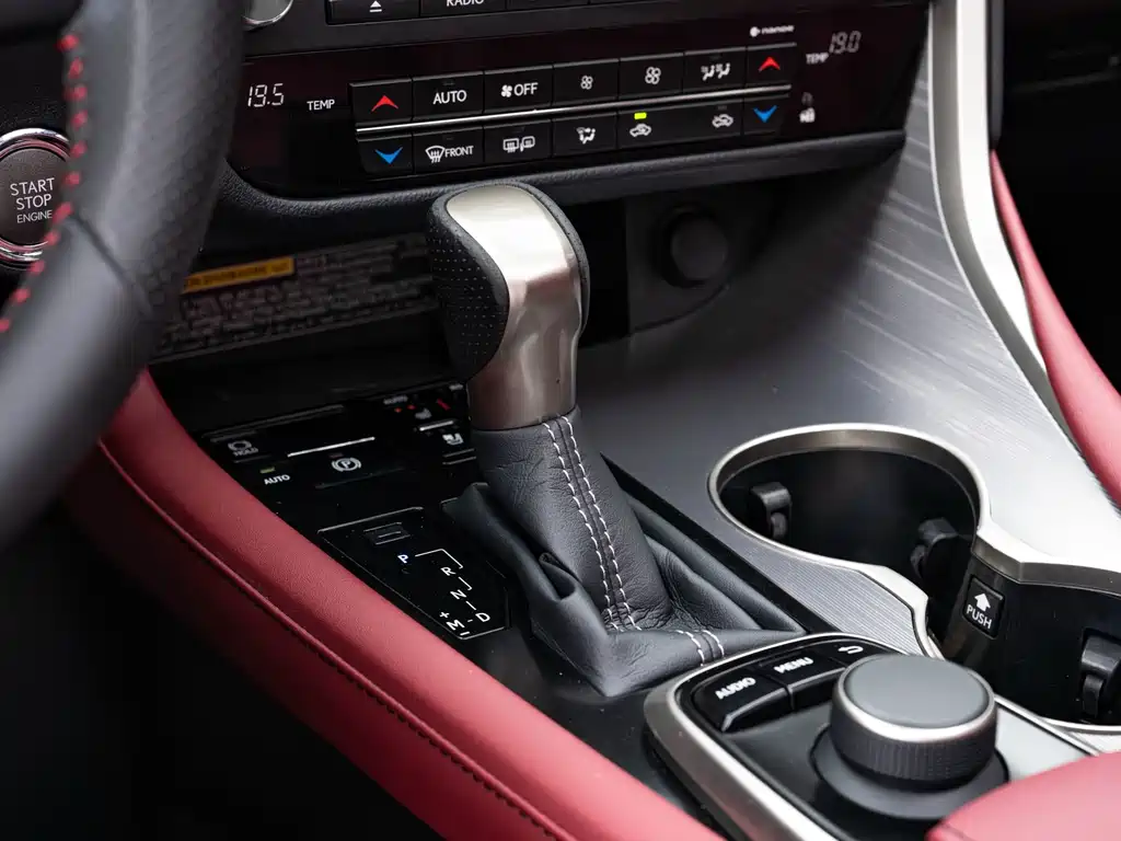 Lexus RX 2017 — фото 15