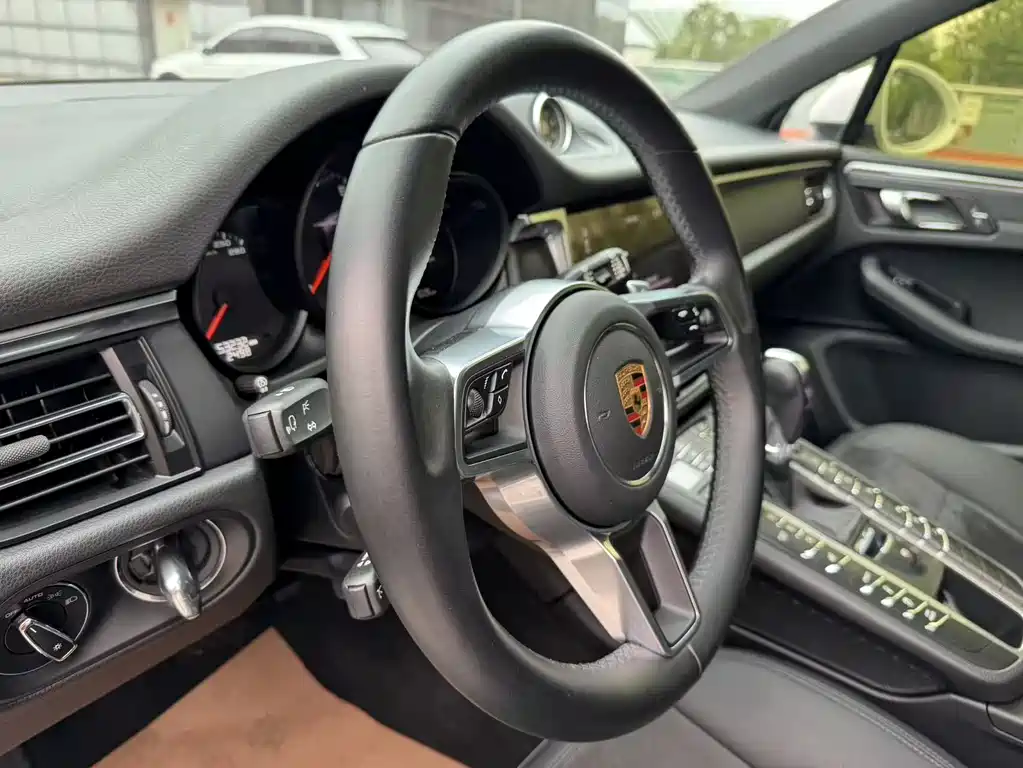 Porsche Macan 2020 — фото 21