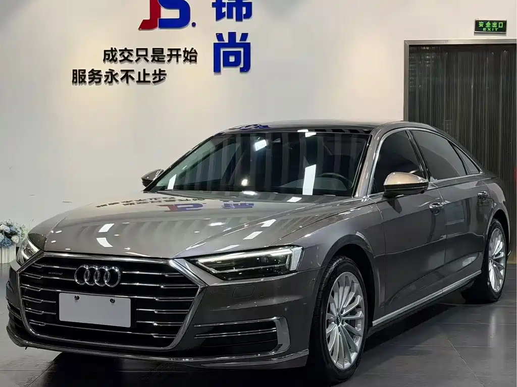 Audi A8 2019 — фото 1