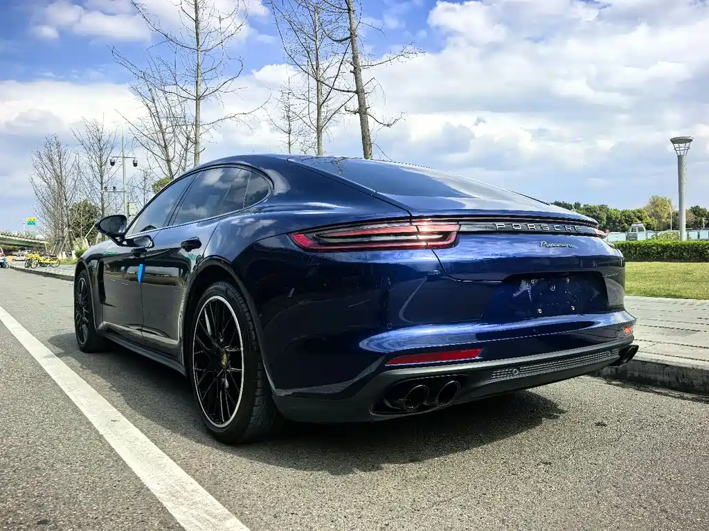 Porsche Panamera 2019 — фото 11