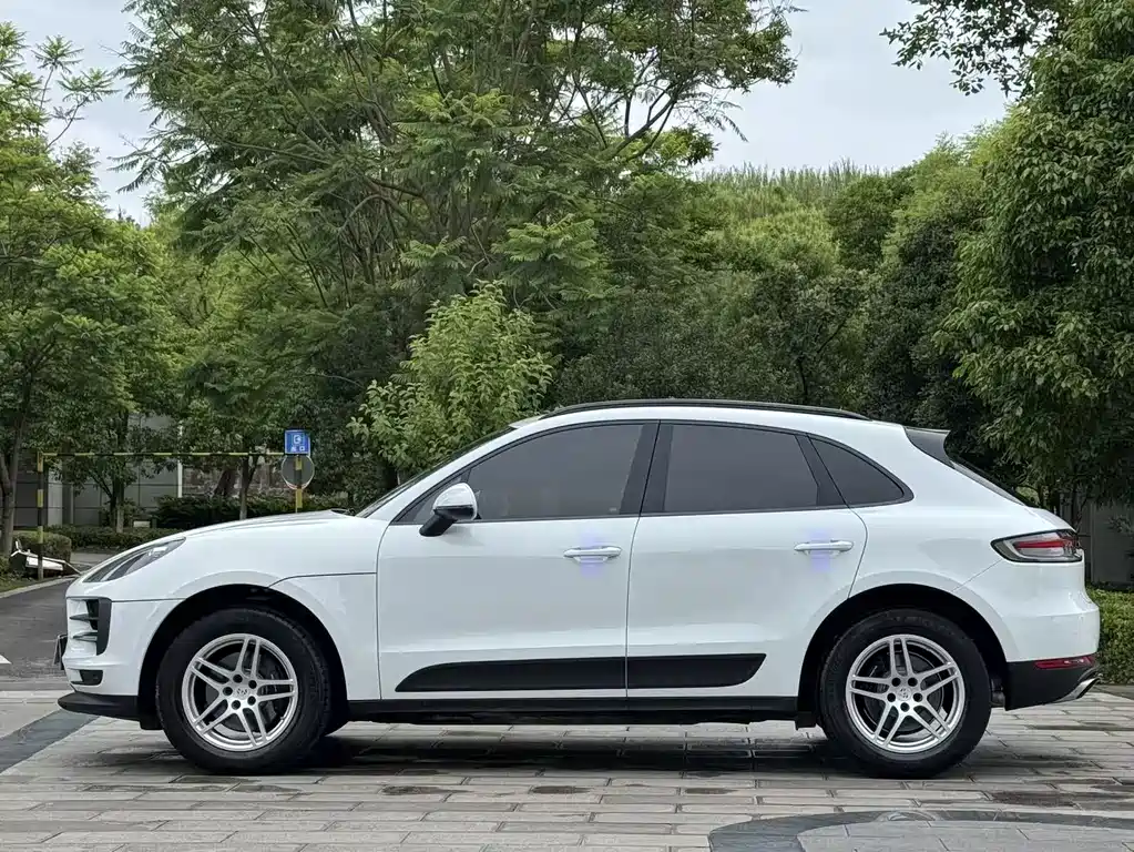 Porsche Macan 2020 — фото 10