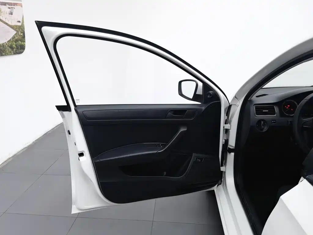Skoda Rapid 2020 — фото 8