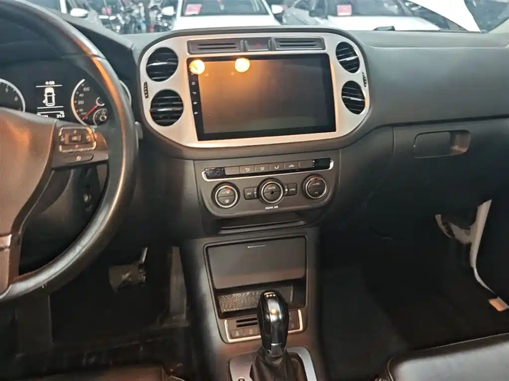 Volkswagen Tiguan 2018 — фото 13