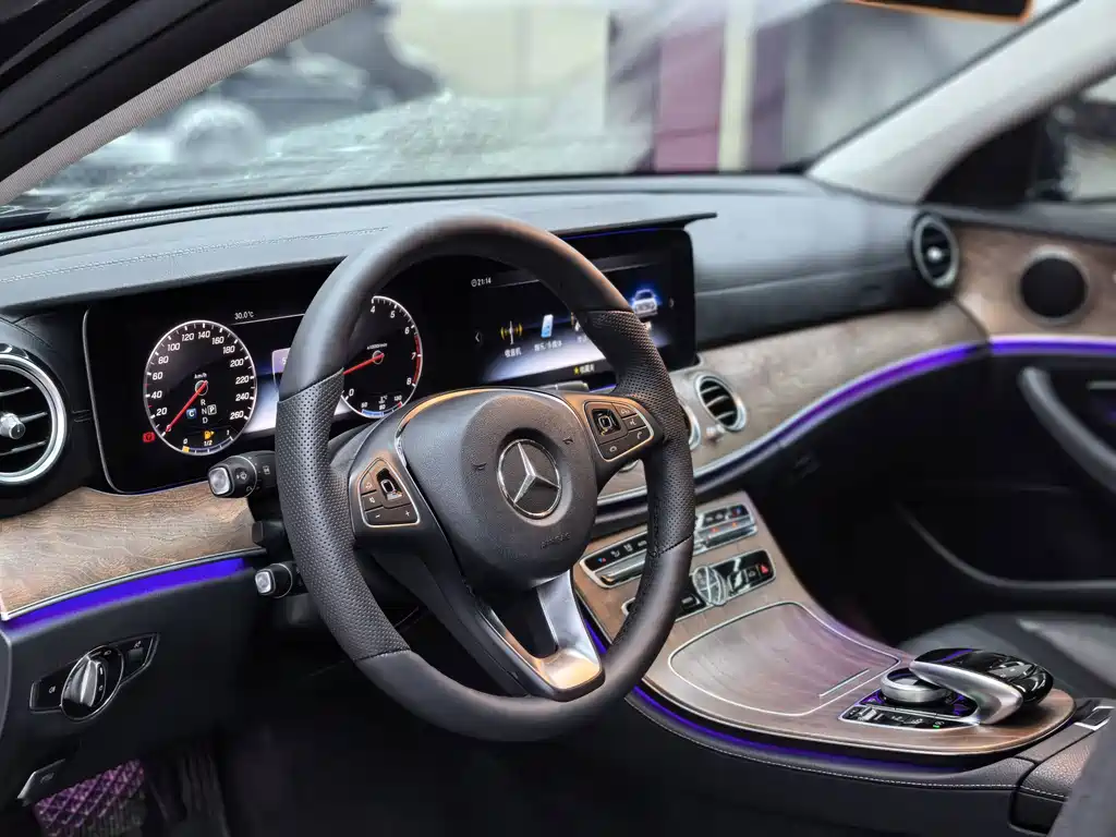 Mercedes-Benz E-Class 2017 — фото 14