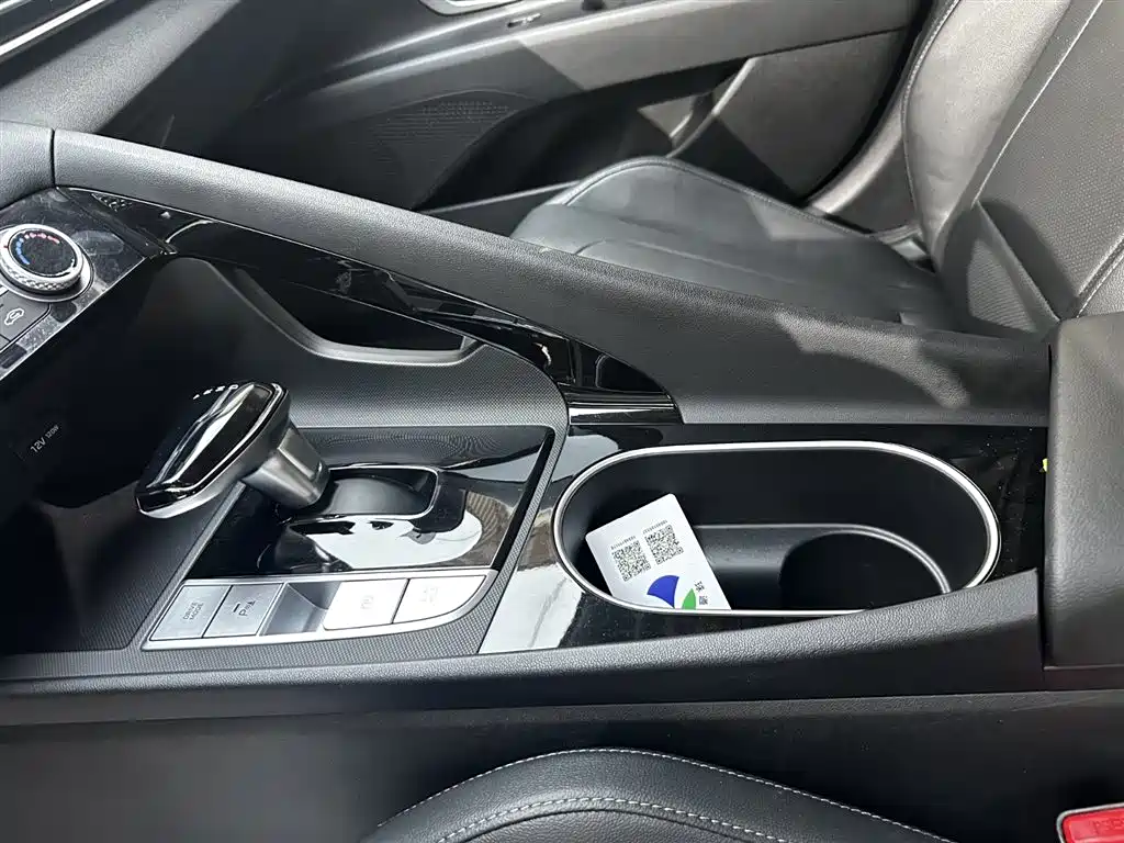 Hyundai Elantra 2023 — фото 27