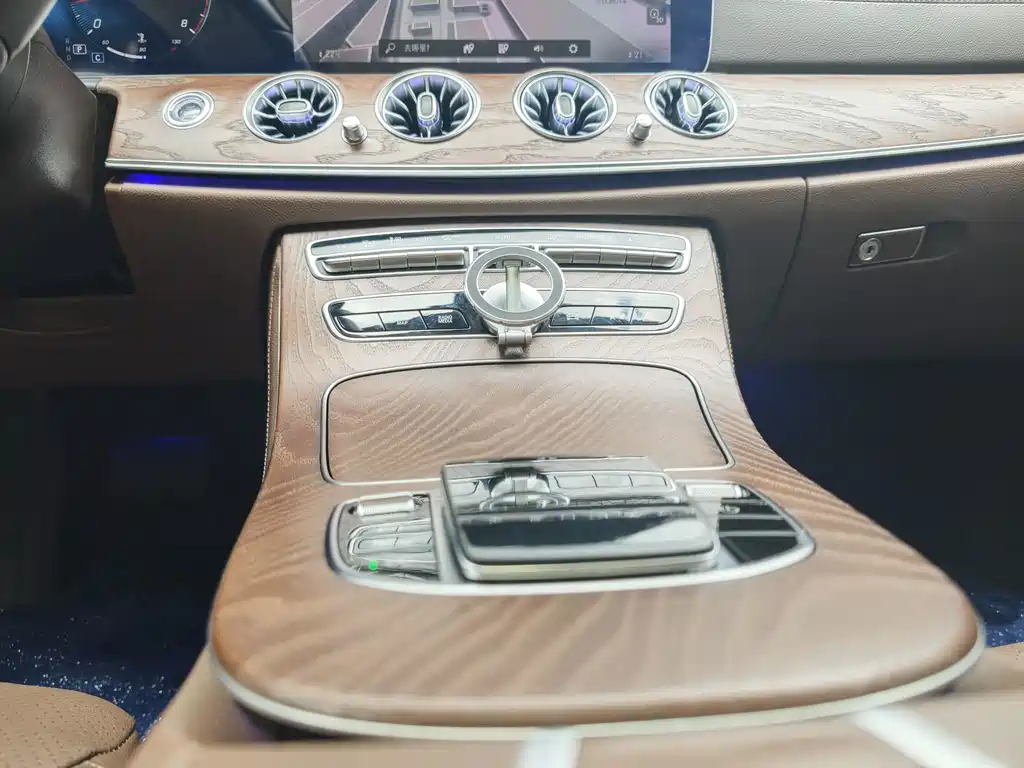 Mercedes-Benz E-Class 2023 — фото 13