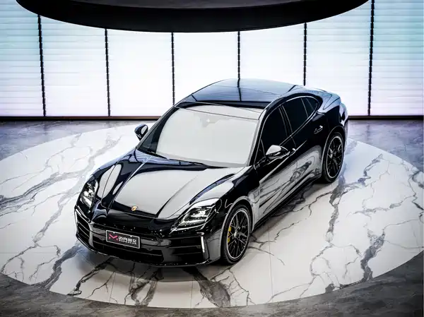Porsche Panamera 2025