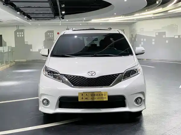 Toyota Sienna 2015