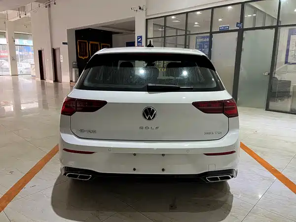 Volkswagen Golf 2021