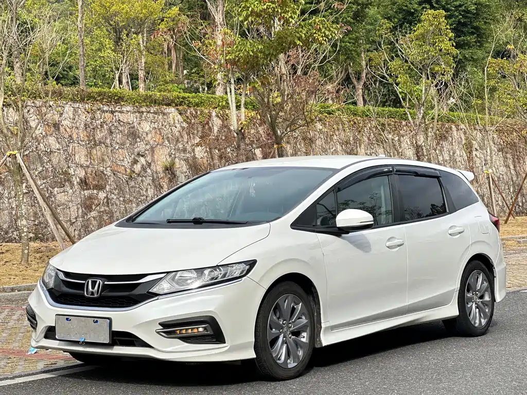 Honda Jade 2017 — фото 1