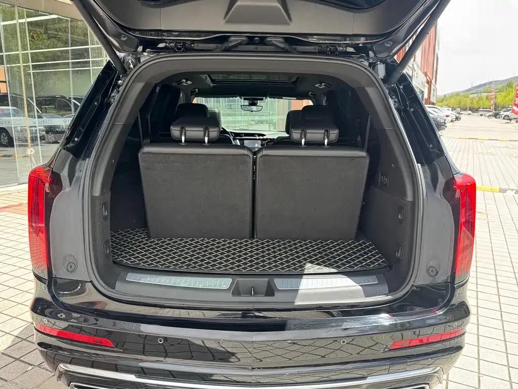 Cadillac XT6 2022 — фото 15