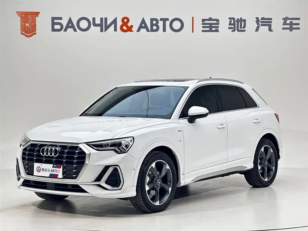 Audi Q3 2022 — фото 1