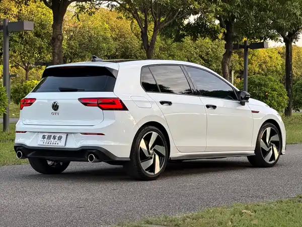 Volkswagen Golf GTI 2021