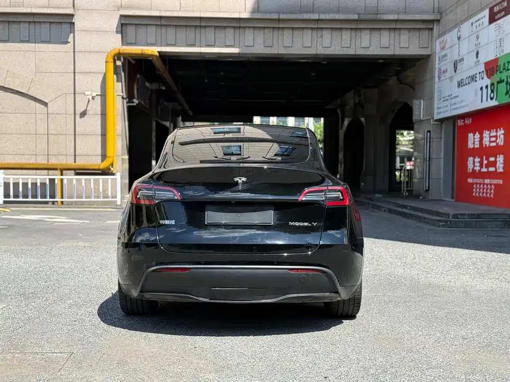 Tesla Model Y 2022 — фото 8