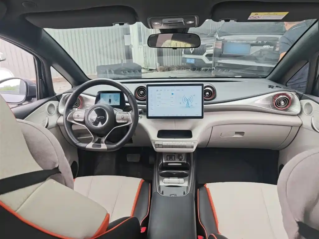 BYD Dolphin 2022 — фото 10