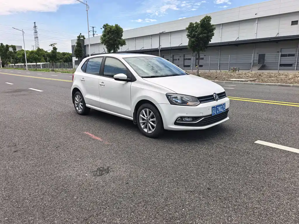 Volkswagen Polo 2015 — фото 3