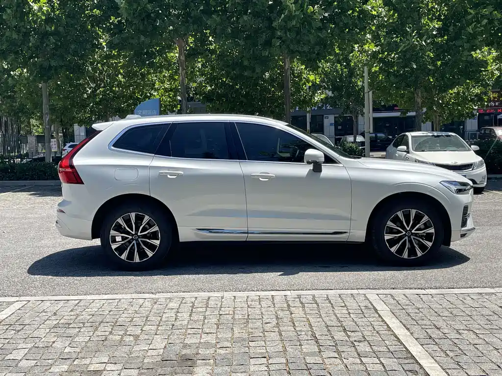 Volvo XC60 2025 — фото 15
