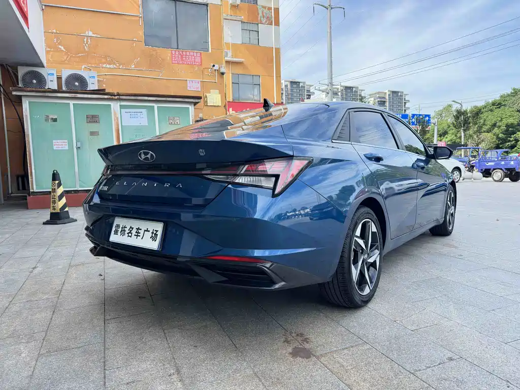 Hyundai Elantra 2023