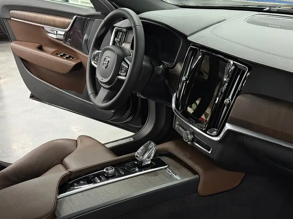 Volvo S90 2021 — фото 19