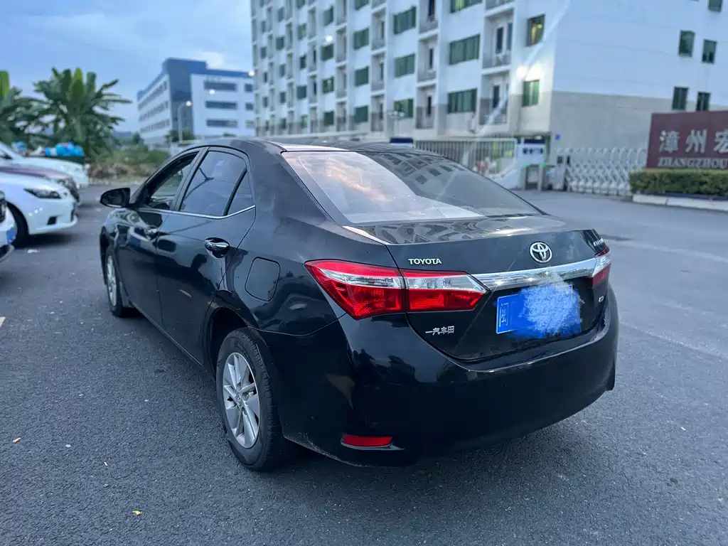 Toyota Corolla 2015 — фото 9