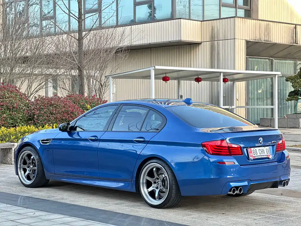 BMW M5 2015 — фото 4