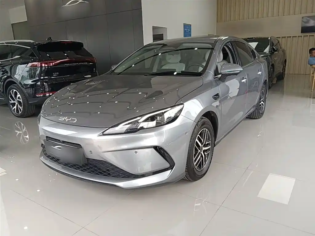 BYD Seal 05 DM-i 2025 — фото 1