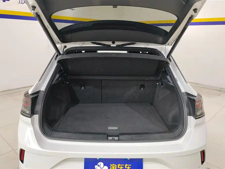 Volkswagen T-Roc 2023 — фото 4