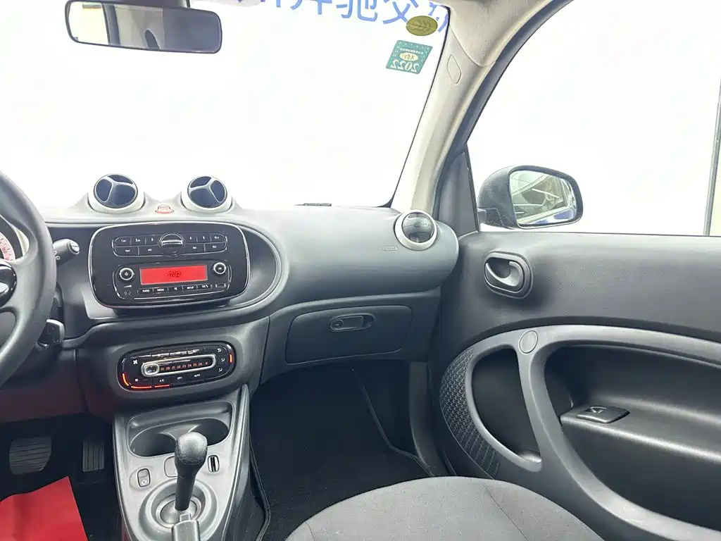 smart fortwo 2018 — фото 16