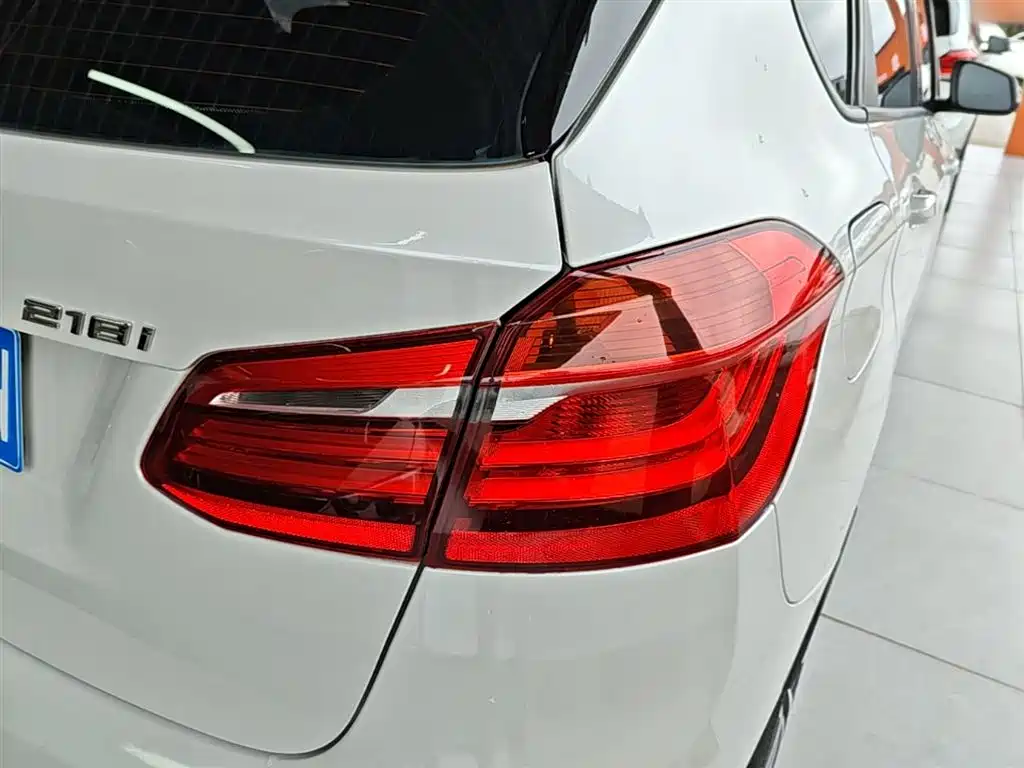 BMW 2 Series Active Tourer 2015 — фото 8