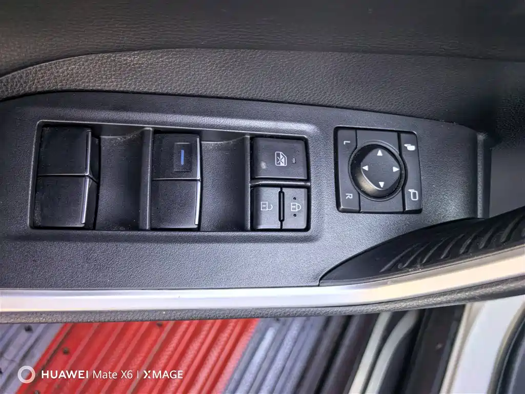 Toyota RAV4 2020 — фото 10