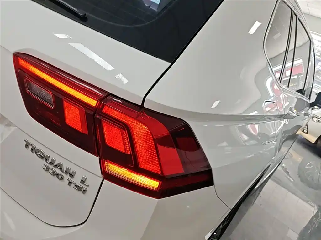 Volkswagen Tiguan L 2020 — фото 8