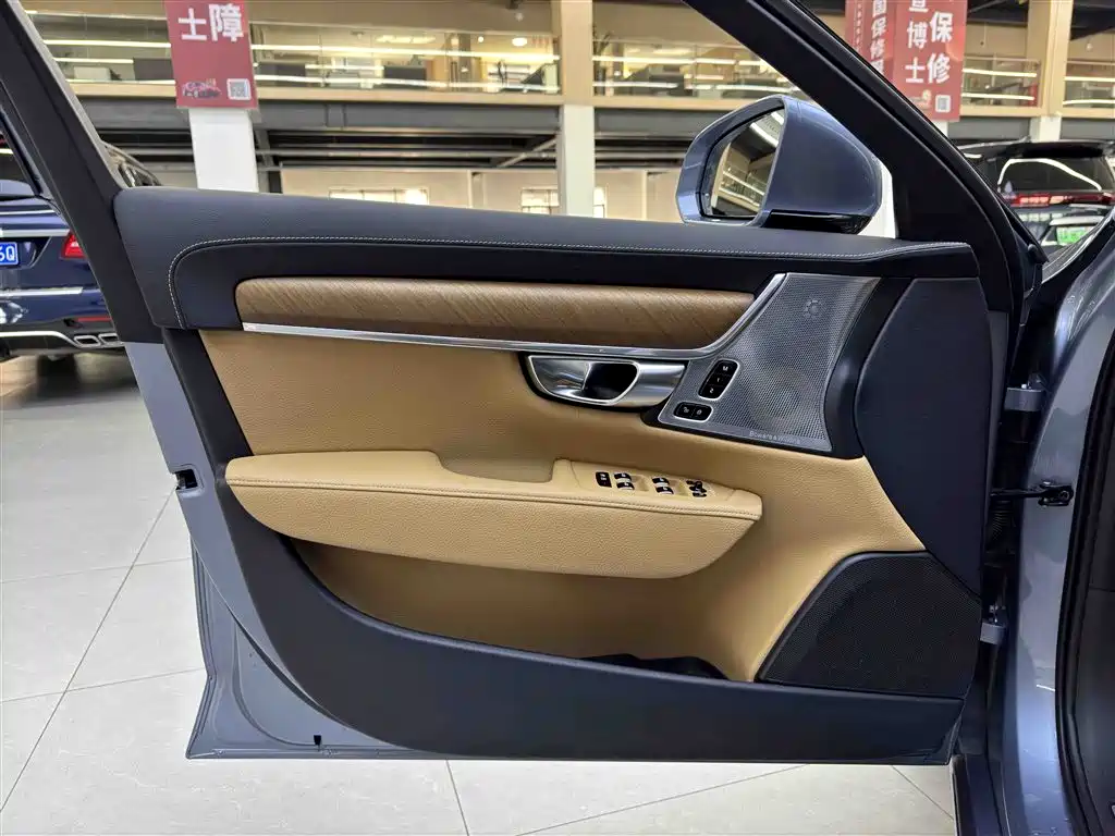 Volvo S90 PHEV 2019 — фото 16