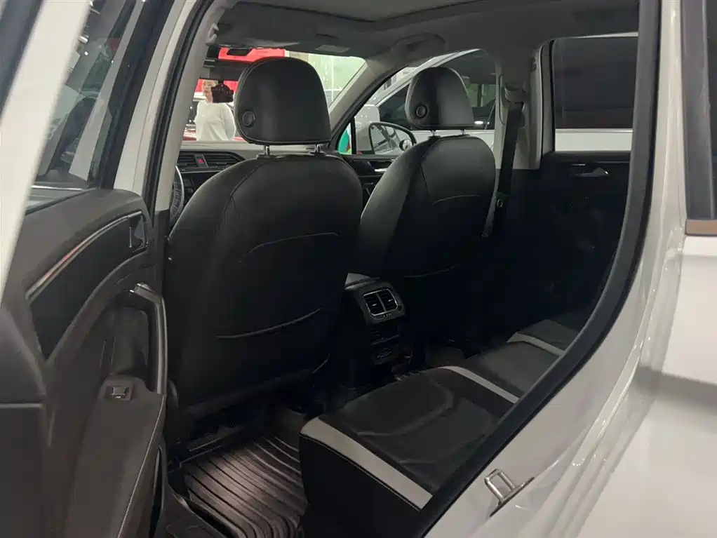 Volkswagen Tiguan L 2019 — фото 9